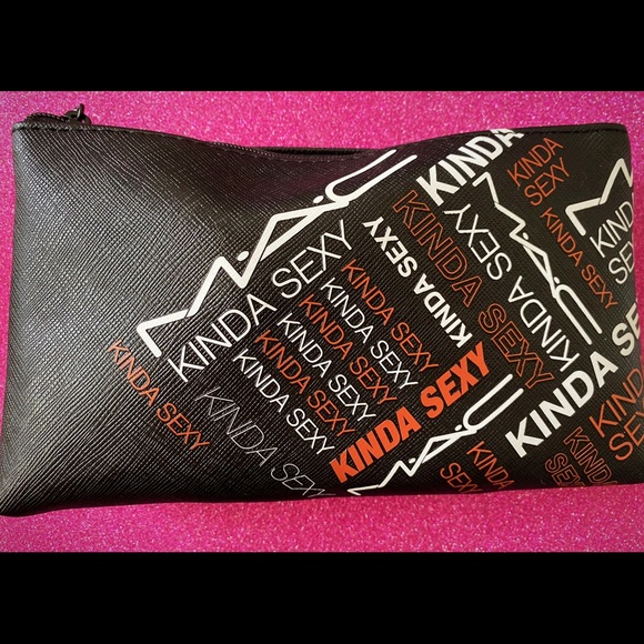 Mac Cosmetics- Gift Set - Picture 2 of 5